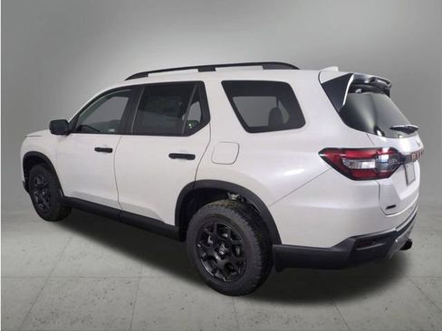 New 2026 Honda Pilot TrailSport image 3