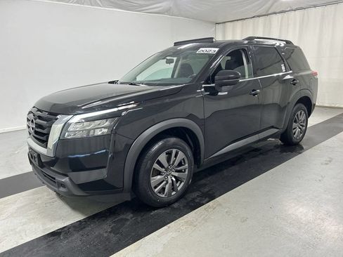 Used 2023 Nissan Pathfinder SV w/ SV Premium Package AWD/4WD image 5