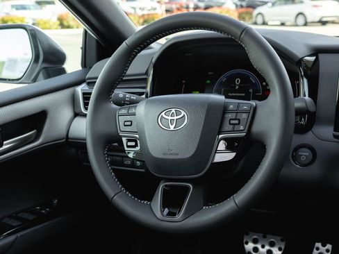 New 2026 Toyota Camry SE FWD image 12