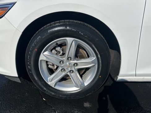 Used 2024 Chevrolet Malibu LT image 28