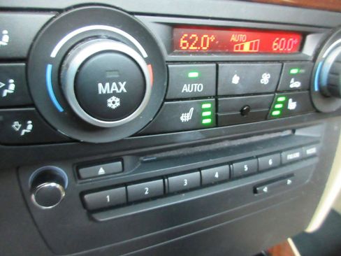 Used 2011 BMW 328i Wagon RWD image 10
