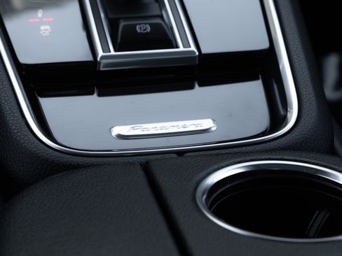 Used 2020 Porsche Panamera 4S image 19