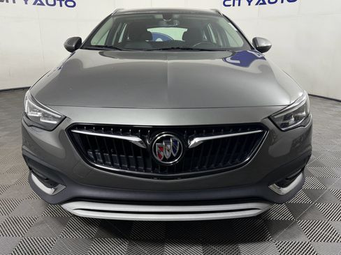 Used 2018 Buick Regal Preferred w/ Sights and Sounds Package image 2