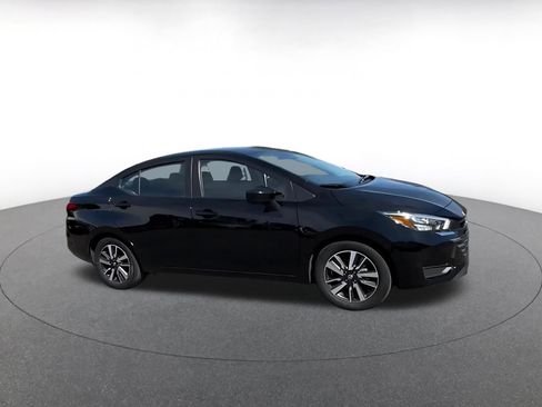 Used 2025 Nissan Versa SV FWD image 2