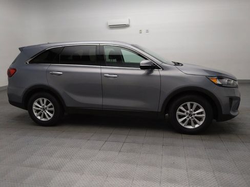 Used 2020 Kia Sorento FWD V6 image 11