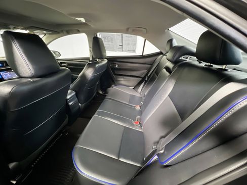 Used 2017 Toyota Corolla XSE image 29