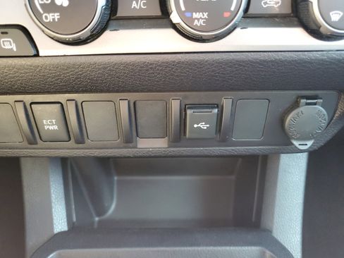 Used 2023 Toyota Tacoma SR5 image 33