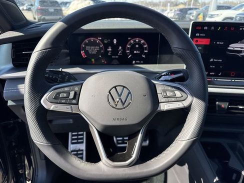 New 2026 Volkswagen Tiguan SE R-Line AWD/4WD image 17