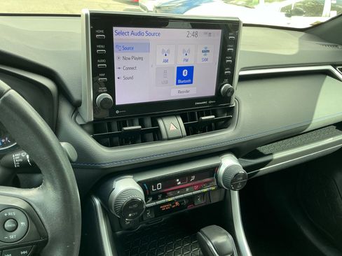 Used 2022 Toyota RAV4 SE w/ Convenience Package image 12