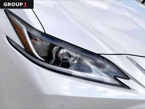Used 2025 Lexus ES 350 w/ Premium Package image 24