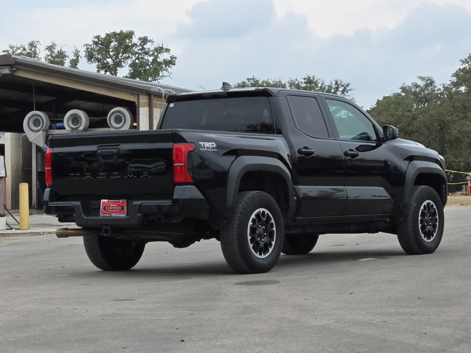 Certified 2025 Toyota Tacoma TRD Off-Road AWD/4WD image 5