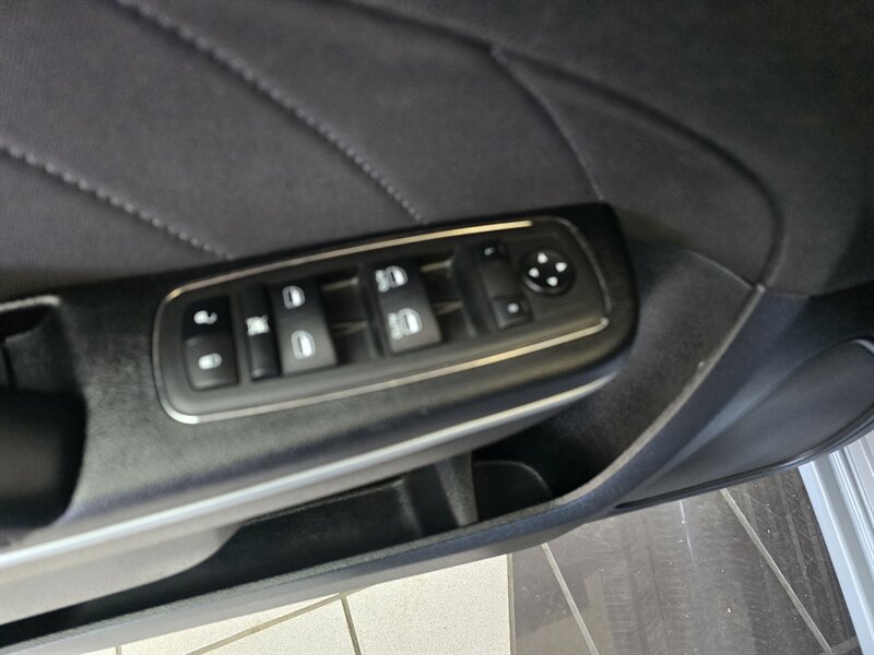 Used 2022 Dodge Charger SXT RWD image 19