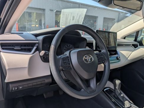 Used 2024 Toyota Corolla LE image 7