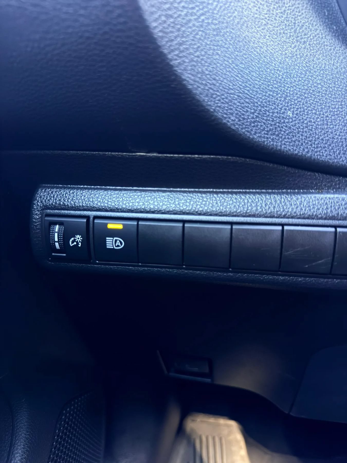 Used 2025 Toyota Corolla SE FWD image 19