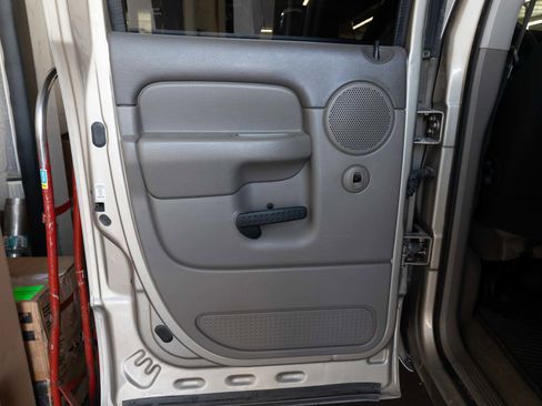 Used 2004 Dodge Ram 2500 Truck SLT w/ Trailer Tow Group image 12