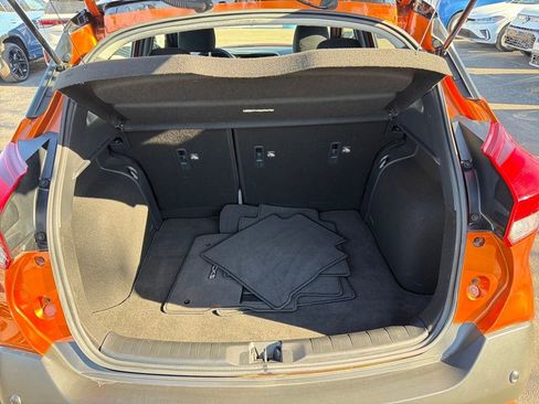 Used 2020 Nissan Kicks SR image 24