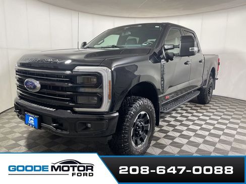 Used 2025 Ford F350 Platinum w/ Tremor Off-Road Package AWD/4WD image 4