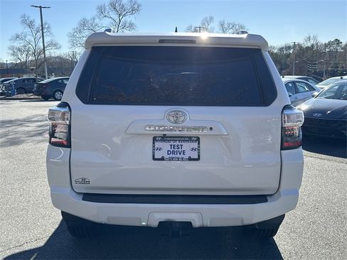 Used 2016 Toyota 4Runner SR5 image 6