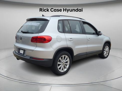 Used 2017 Volkswagen Tiguan Limited w/ Premium Package image 7