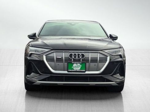 Used 2021 Audi e-tron Prestige image 2