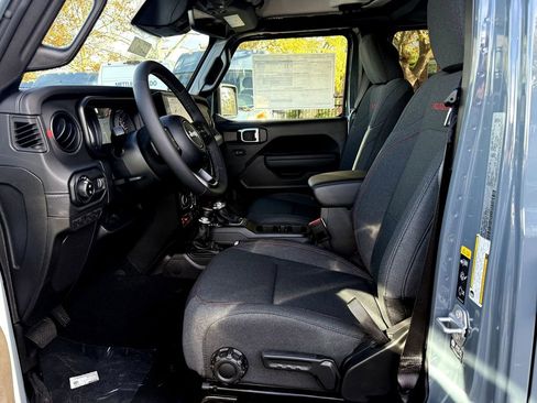 New 2026 Jeep Gladiator Rubicon w/ Safety Group image 12