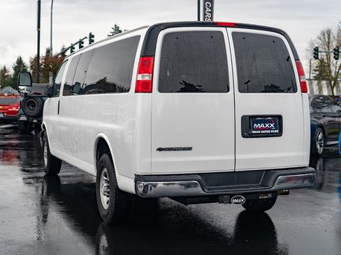 Used 2017 Chevrolet Express 3500 LT w/ LT Preferred Equipment Group image 11