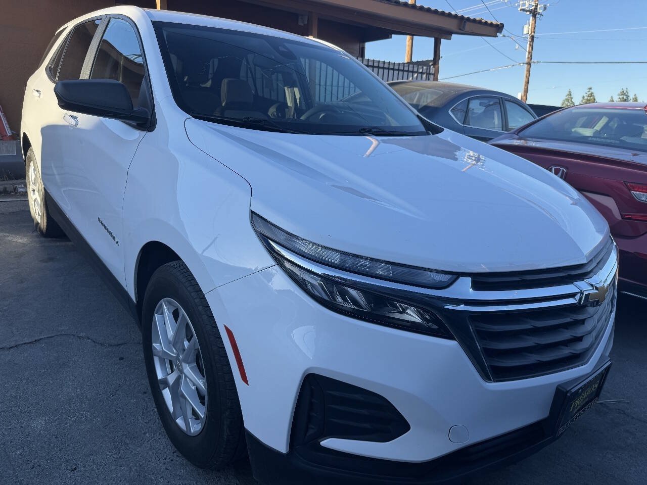 Used 2022 Chevrolet Equinox LS w/ LS Convenience Package FWD image 3