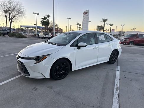 Used 2023 Toyota Corolla LE image 8