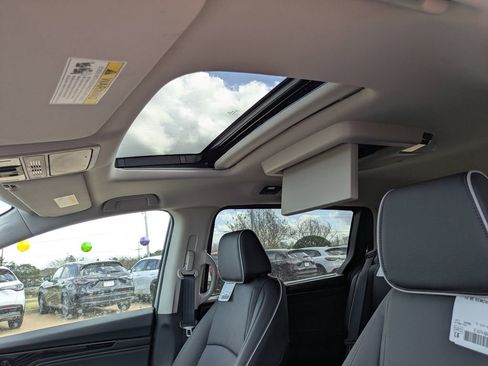 New 2026 Honda Odyssey Touring image 10