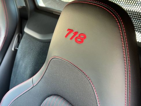 Certified 2021 Porsche 718 Boxster RWD image 31