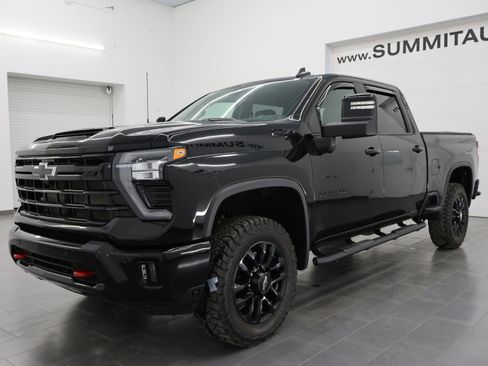 Used 2025 Chevrolet Silverado 2500 LT w/ Trail Boss Package image 6