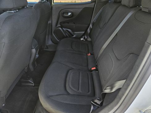 Used 2021 Jeep Renegade Latitude image 26