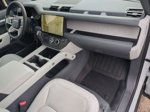 New 2026 Land Rover Defender 110 X-Dynamic SE AWD/4WD image 19