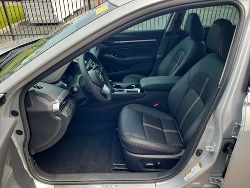 Certified 2025 Nissan Altima 2.5 SR FWD image 13