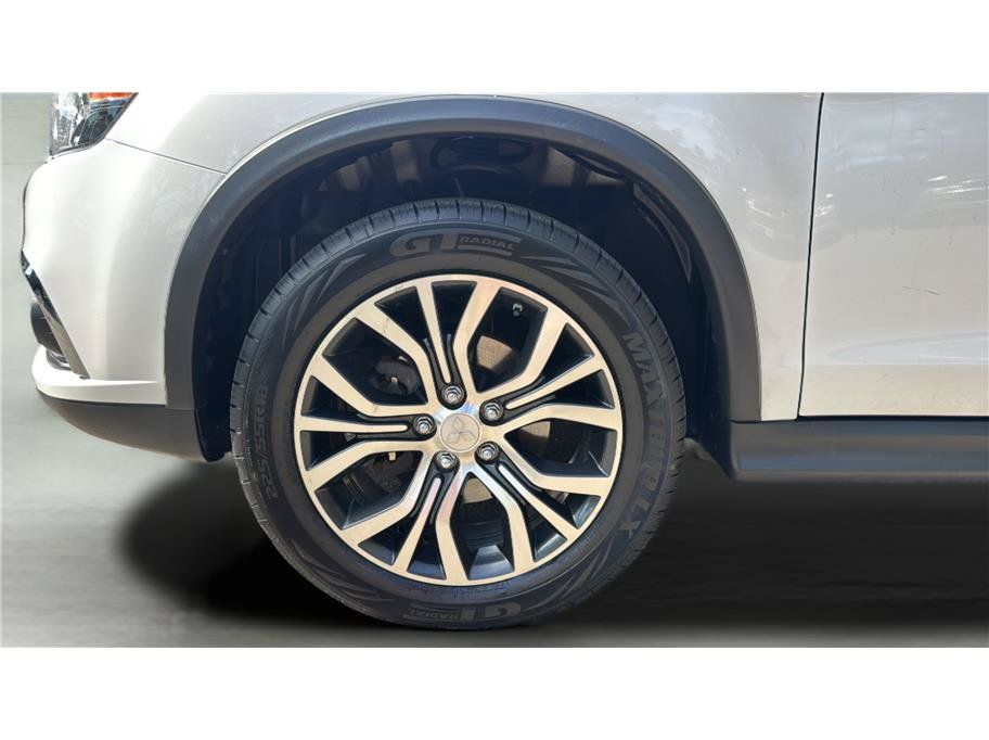 Used 2016 Mitsubishi Outlander Sport SEL FWD image 13