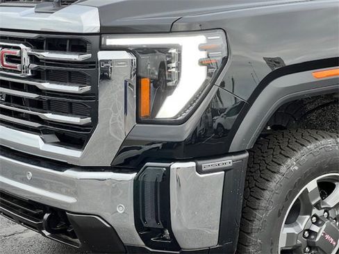 New 2025 GMC Sierra 2500 SLT w/ SLT Premium Package image 11