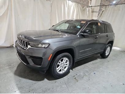 Used 2022 Jeep Grand Cherokee Laredo w/ Luxury Tech Group I