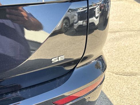 New 2025 Mitsubishi Outlander SE image 6