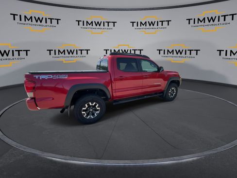 Used 2017 Toyota Tacoma TRD Sport image 8