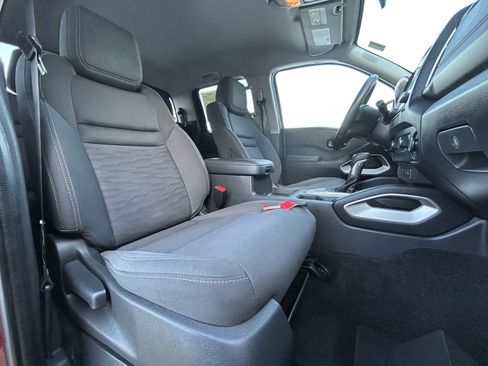 Used 2022 Nissan Frontier SV image 21