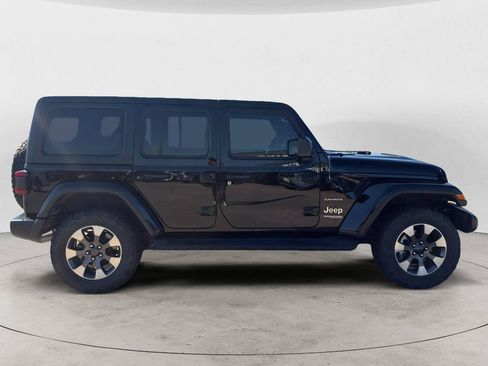 Used 2022 Jeep Wrangler Unlimited Sahara w/ LED Lighting Group AWD/4WD image 5