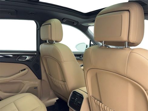 Used 2025 Porsche Macan Turbo image 48