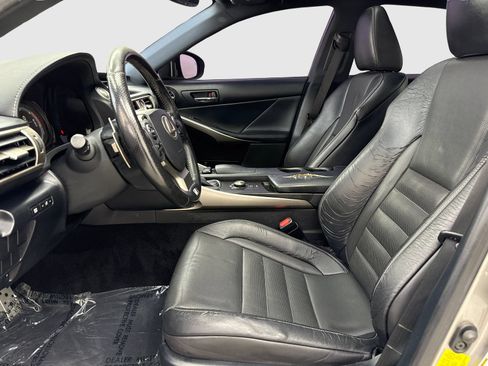 Used 2016 Lexus IS 200t RWD image 17