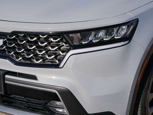 Certified 2022 Kia Sorento X-Line EX image 16