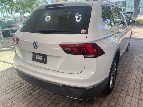 Used 2021 Volkswagen Tiguan SE FWD image 3