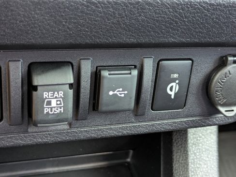 Used 2022 Toyota Tacoma TRD Sport w/ TRD Premium Sport Package AWD/4WD image 27