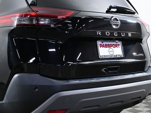 Used 2021 Nissan Rogue SL w/ Premium Package image 8