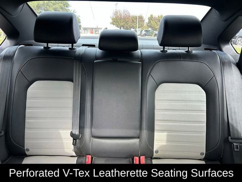 Used 2018 Volkswagen Passat 3.6 FWD image 13
