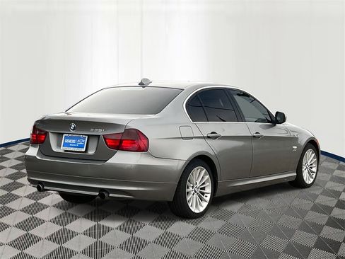 Used 2010 BMW 335i xDrive Sedan image 5