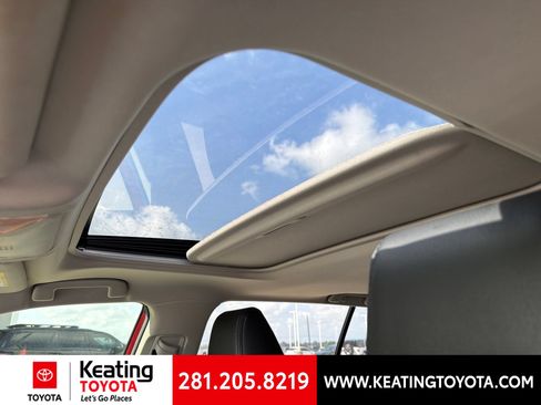 Used 2019 Toyota RAV4 XLE w/ Convenience Package FWD image 11